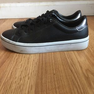 Sketchers Black Leather Air Cooled Memory Foam.